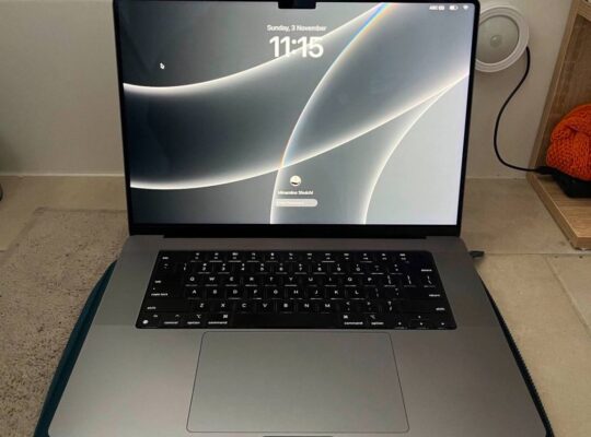 ПРОДАЮ APPLE MACBOOK PRO 16 M1 CHIP
